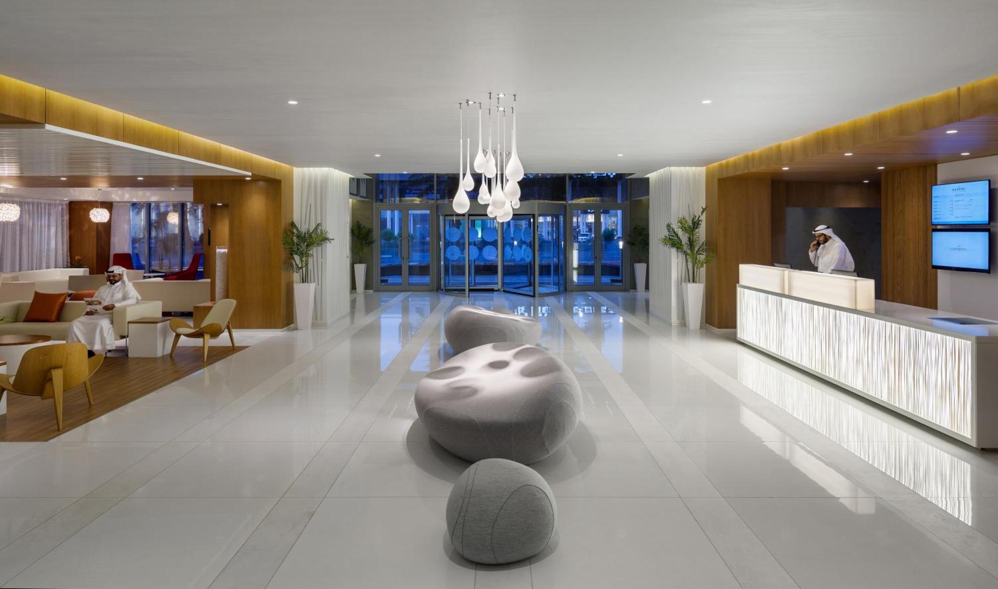 โนโวเทล เจดดาห์ ตะห์เลีย Hotel ภายนอก รูปภาพ