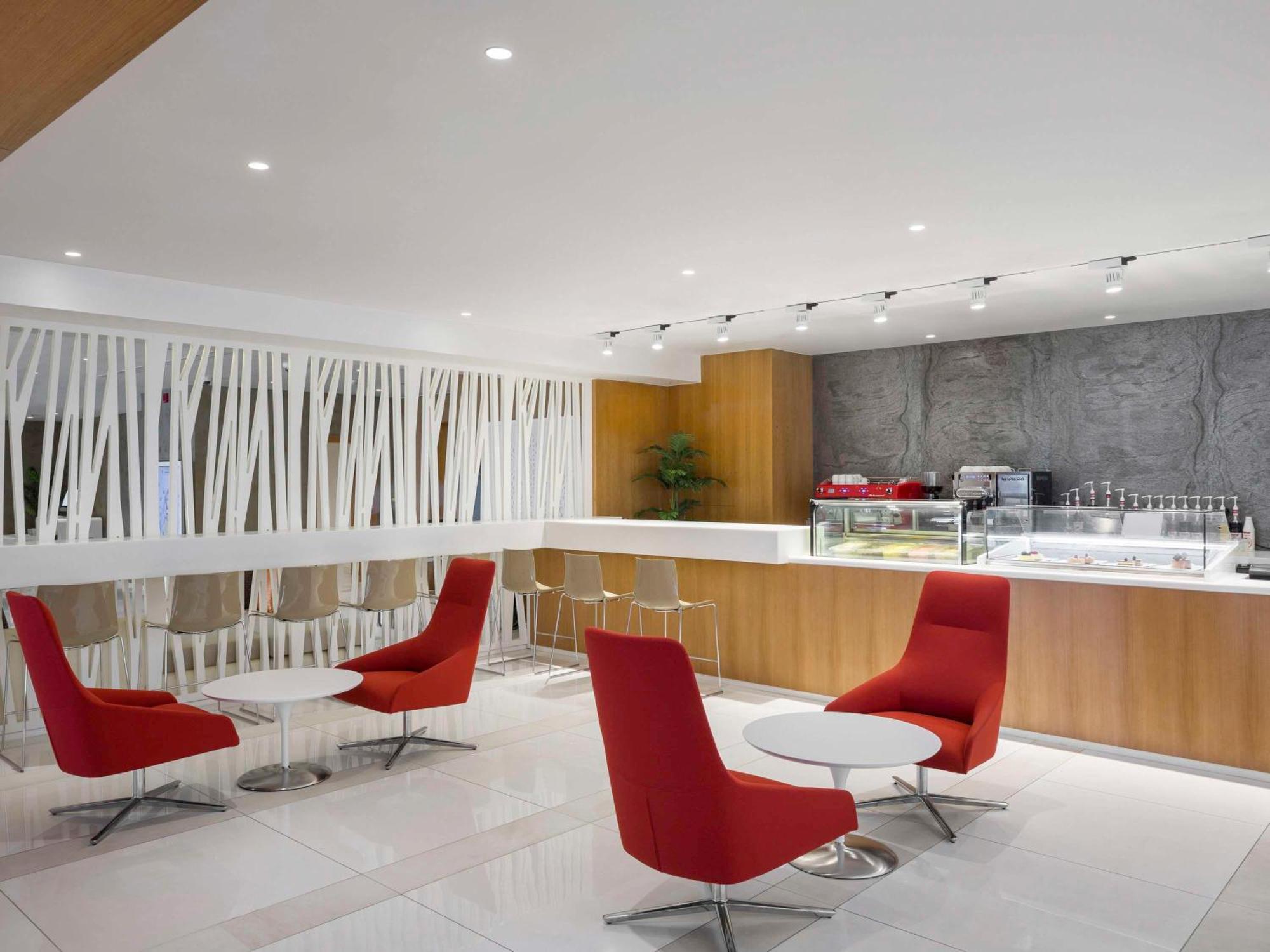 โนโวเทล เจดดาห์ ตะห์เลีย Hotel ภายนอก รูปภาพ
